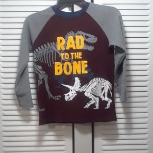 Boys Size 8 Burgundy & Gray Long Sleeves Tee